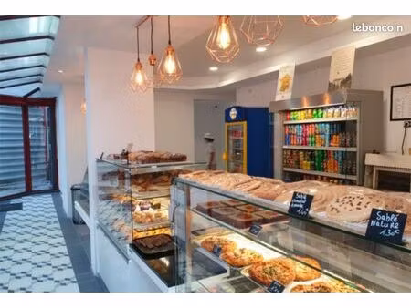 boutique 245 m² melun