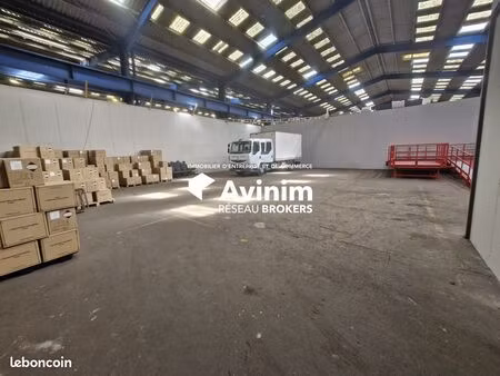 local 450 m² mitry-mory