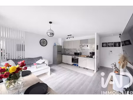 location appartement 3 pièces 56 m² à cergy (95800)