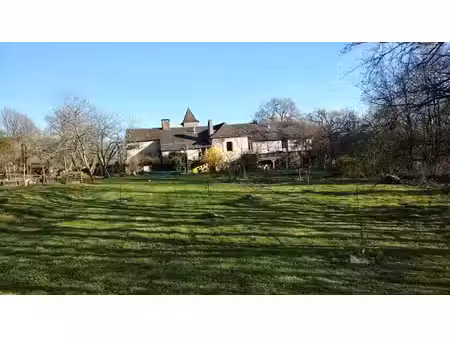 ferme (tte) de 10 pièces principales