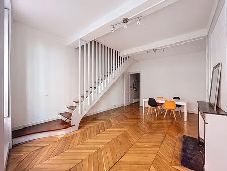 t3 - immeuble bourgeois - traversant - lumineux - métro- commerces
