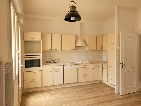 location appartement 2 pièces  47.00m²  les sables