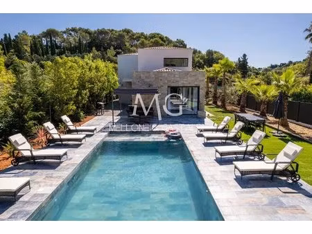 mougins – villa rénovée 4 chambres avec piscine et prestations haut de gamme