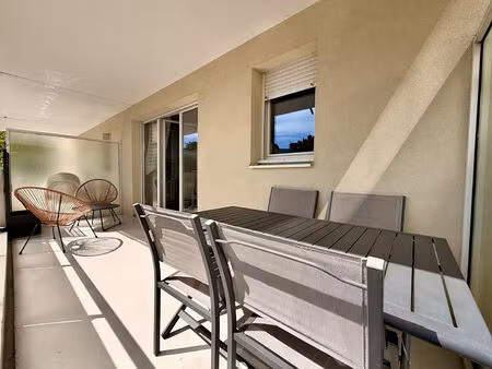 la beaujoire - dans petit collectif récent  appartement deux pièces très lumineux. grand b