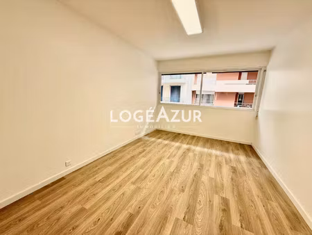 location bureau 4 pièces 55 m² à antibes (06600)