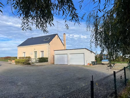 à vendre - maison en campagne avec mare  dépendances à chateau gontier sur mayenne  120m²