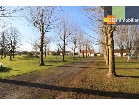 secteur dole  vends belle et grande propriété avec gîte  12 pièces  avec un terrain  pisci