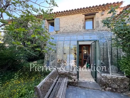 st martin de castillon  maison de hameau en pierre avec jardinet et piscine