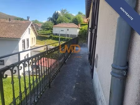 appartement 82m2  garage 60m2   caves privatives  terrain à pa