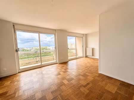 t3 bis avec balcon et parking