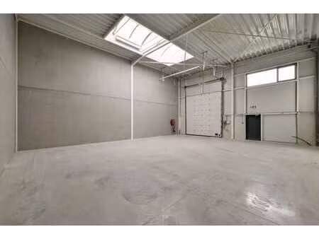 unité pme neuve de 154m² idéalement située entre namur et...