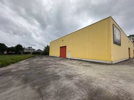 à louer : entrepôt de 1 500 m² à malle