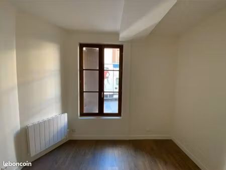 à louer – local professionnel à usage de bureaux – 45 05 m²