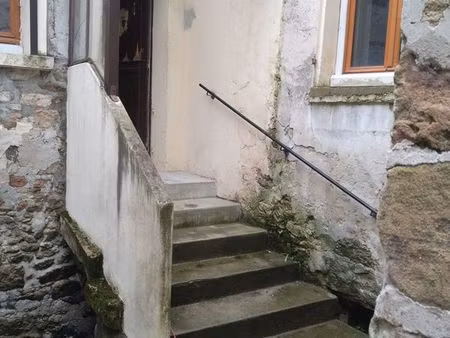 90 m2 habit plus 30 m2 env cave voutées opportunité a particuliers ambitieux nombreuse pos