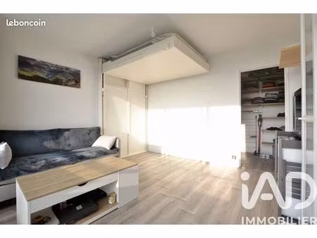 studio 1 pièce 28 m²