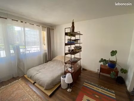 appartement studio 29m2 + place de parking privative sécurisée