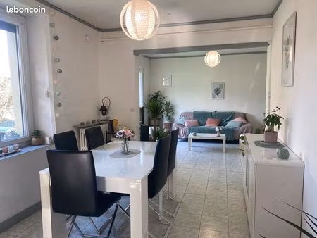 maison individuelle 87 m²  cour  annexes et gare à pied
