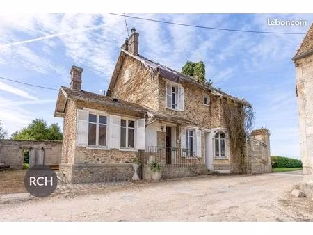 maison 8 pièces 185 m²