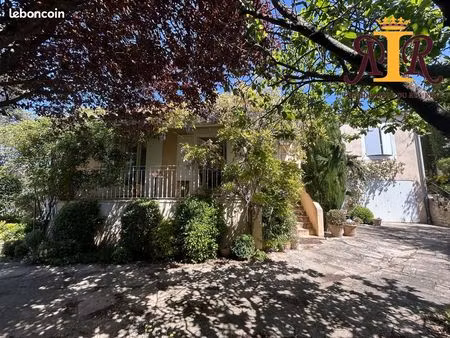 villa 5 pièces 150 m²