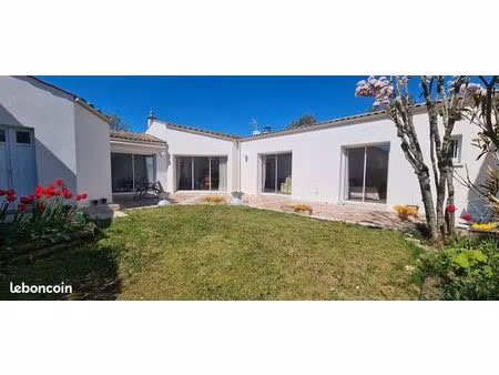 villa 4 pièces 145 m²
