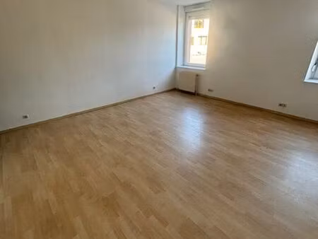 location t3 en duplex 85m2 avec extérieur