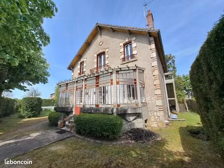 maison de ville 11 pièces 185 m²
