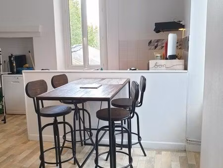 maison meublée en plein centre-ville – 60 m²