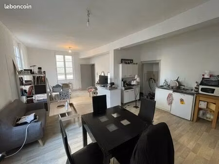 charmant studio quartier mairie