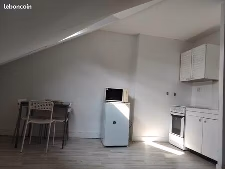 studio meublé ctre charleville 250 euros