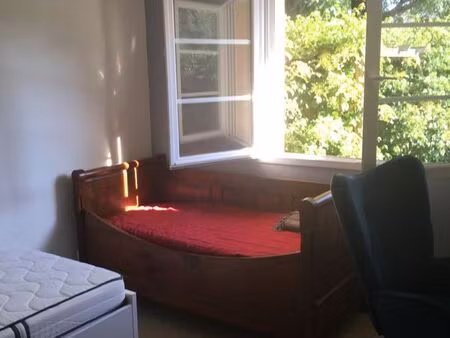 spécial été : chambre meublée dans maison moderne