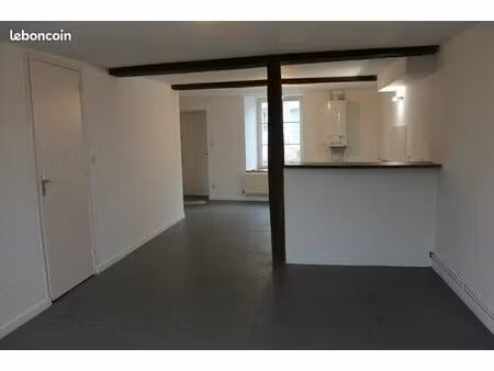 maison f3 à louer à poix-terron