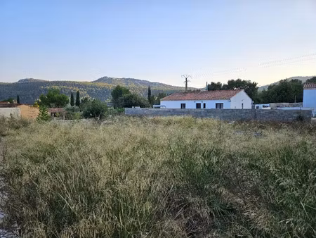 vente terrain 695 m² à cuges-les-pins (13780)  220 000 €