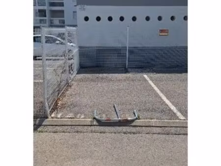 place de parking extérieur résidence
