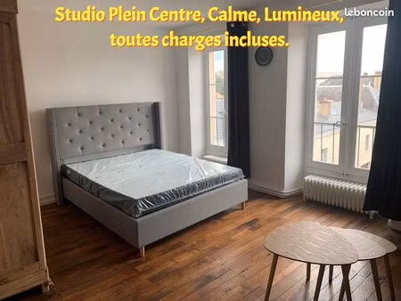 t1 ttes charges incluses plein centre meublé
