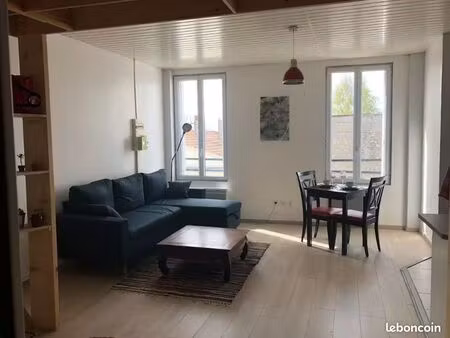 studio paisible et lumineux rochefort