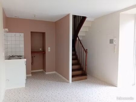 mansle - t3 - triplex - tout à pied