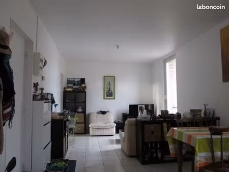 maison de ville f2 tbe