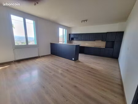 loue grande maison de 115 m² avec jardin