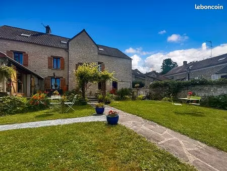 maison 9 pièces 253 m²