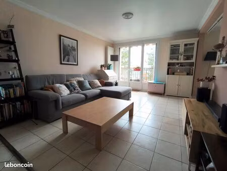 vente appartement en duplex de 113m2 dpe d  entièrement rénové dans résidence calme et ver