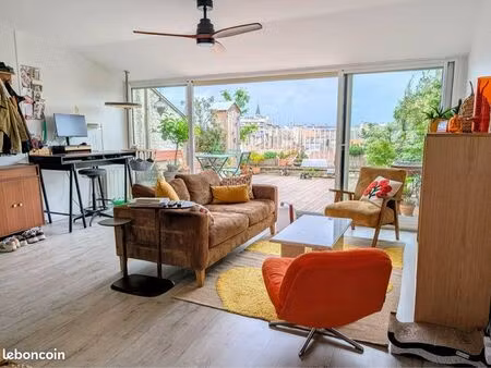 rare : appartement t3 de 92 m² avec toit-terrasse de 25 m² et parking en hyper-centre