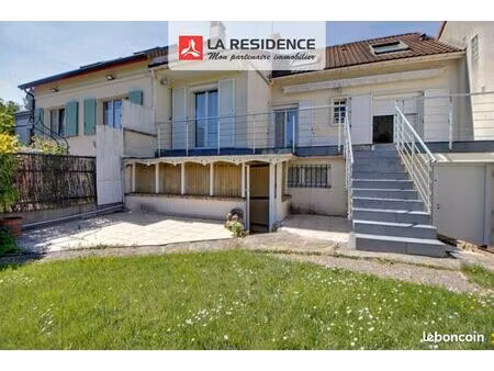 maison de ville 6 pièces 135 m²