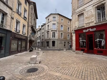 studio lumineux et meuble avec goût - hyper centre niort halles