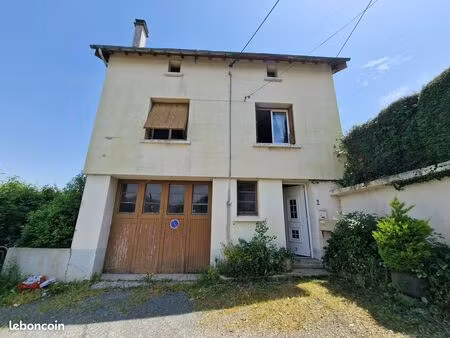 maison de ville avec terrasse avec grand garage et jardin
