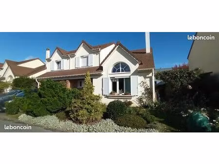 ? 680 000 maison familiale à voisins le bx (la bretonnière) sans frais d'agence sur ce sit