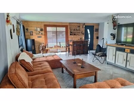 maison avec piscine au calme