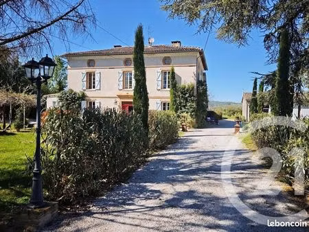 maison 14 pièces 304 m²
