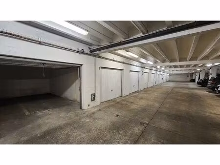 parking/box 17 m² mantes la jolie