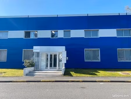 bureau 86 m²