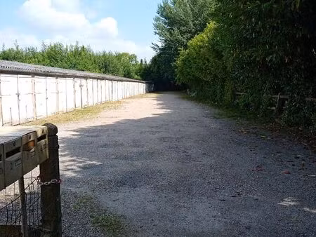 27 garages a doullens